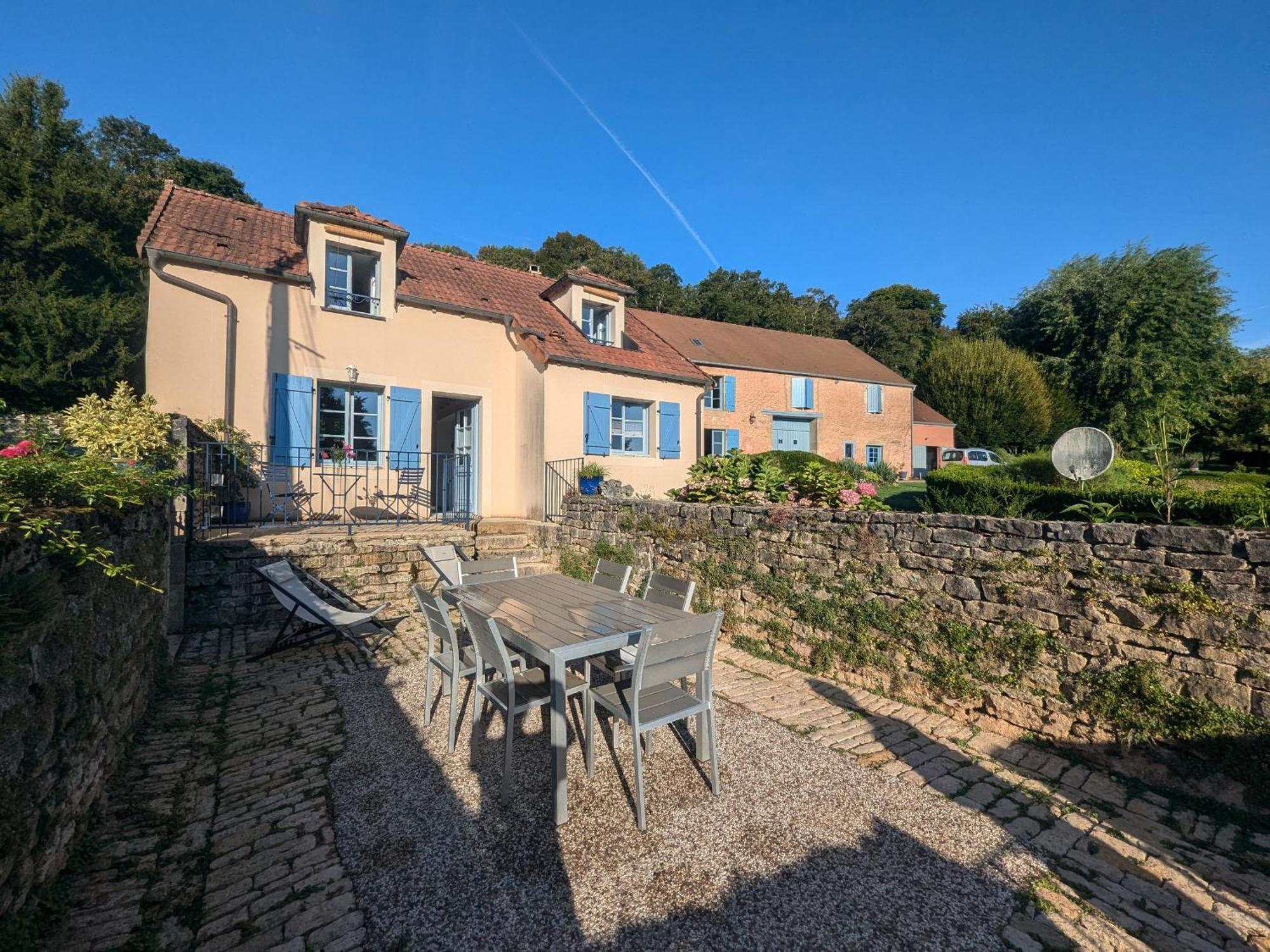 Maison Charmante A Langres Avec Wi-Fi Et Parking - Fr-1-611-43 外观 照片